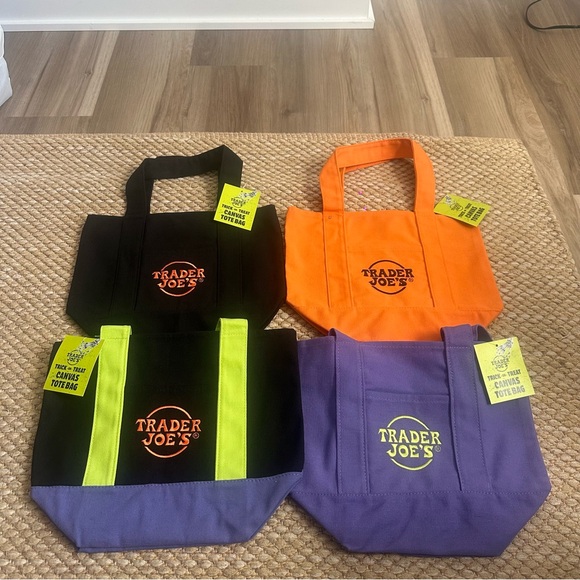 FULL SET OF 4! Trader Joe’s Trick Or Treat Canvas Tote Bags Mini Halloween - Picture 3 of 3